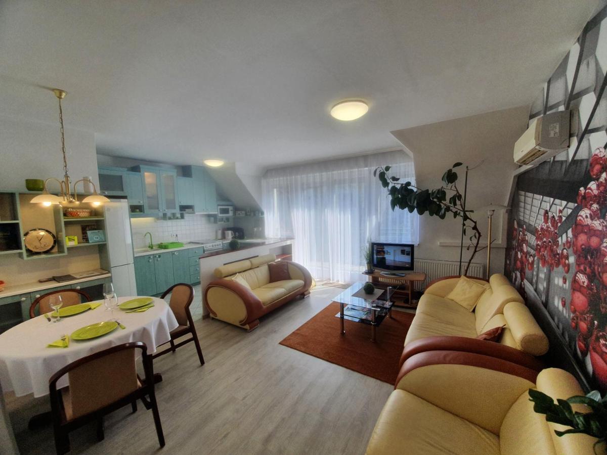 Gyorapartman Extérieur photo