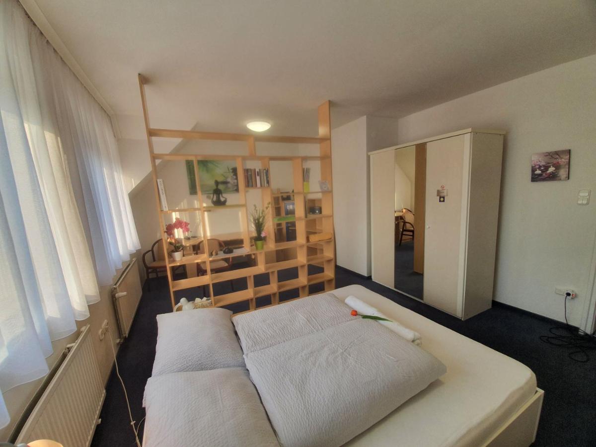 Gyorapartman Extérieur photo