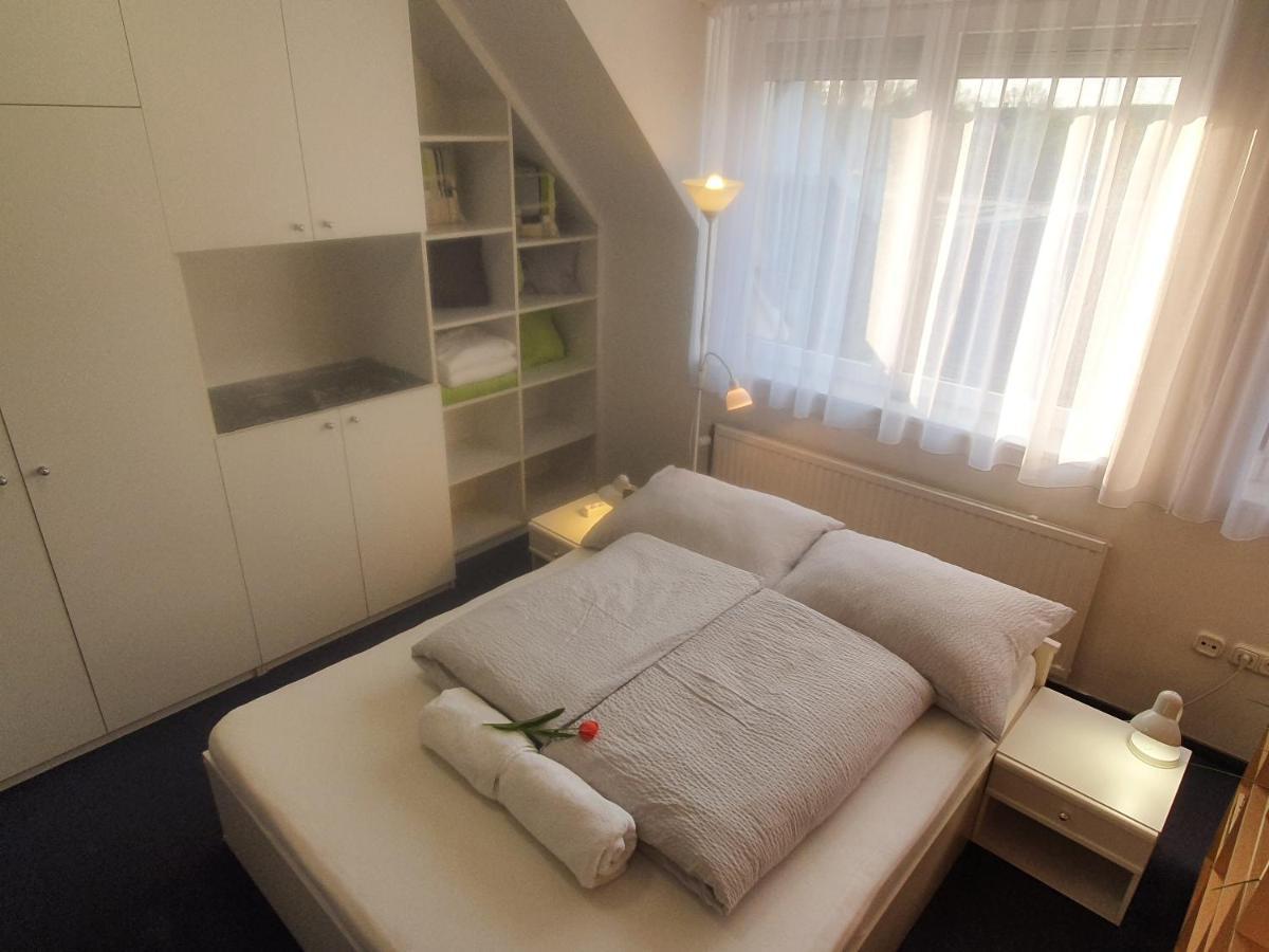 Gyorapartman Extérieur photo