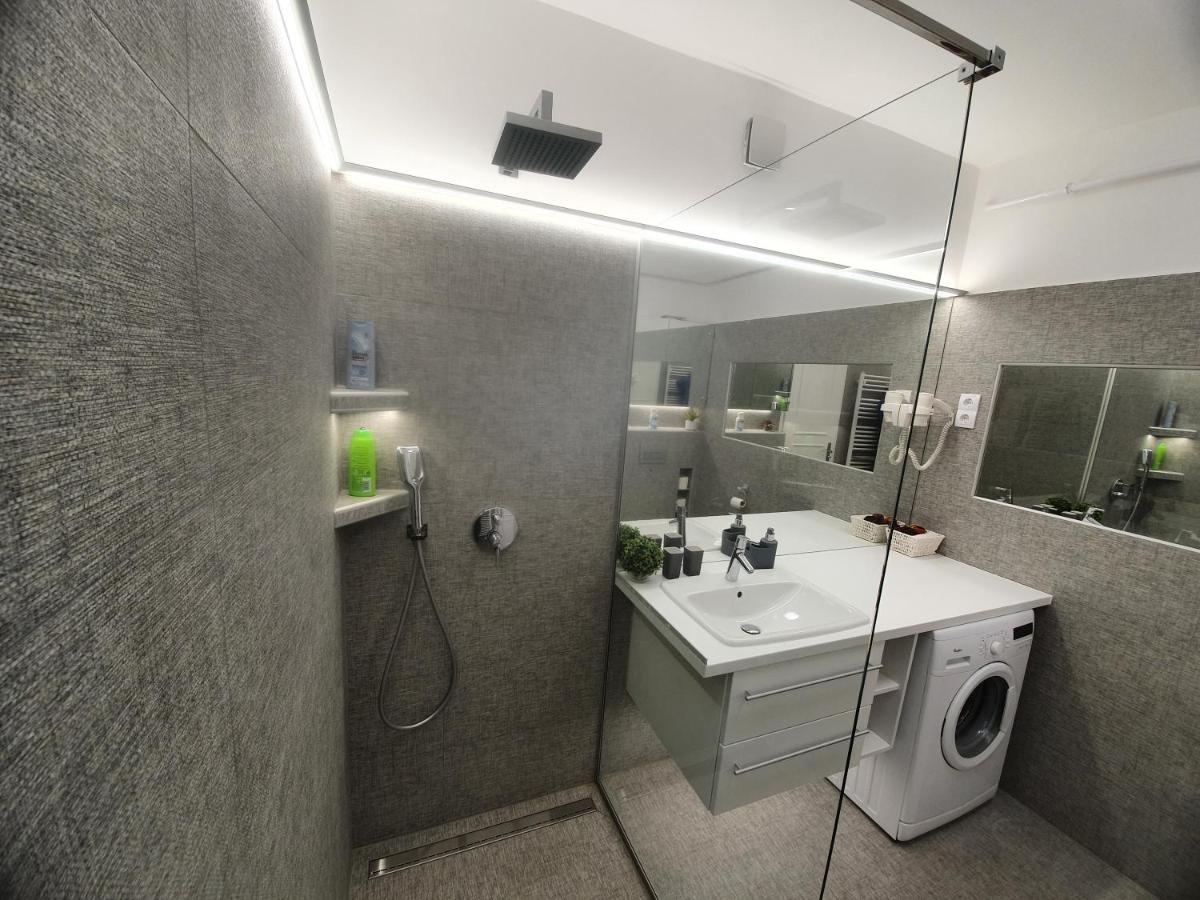 Gyorapartman Extérieur photo
